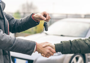 Договір купівлі-продажу авто: як проходить угода і розрахунок